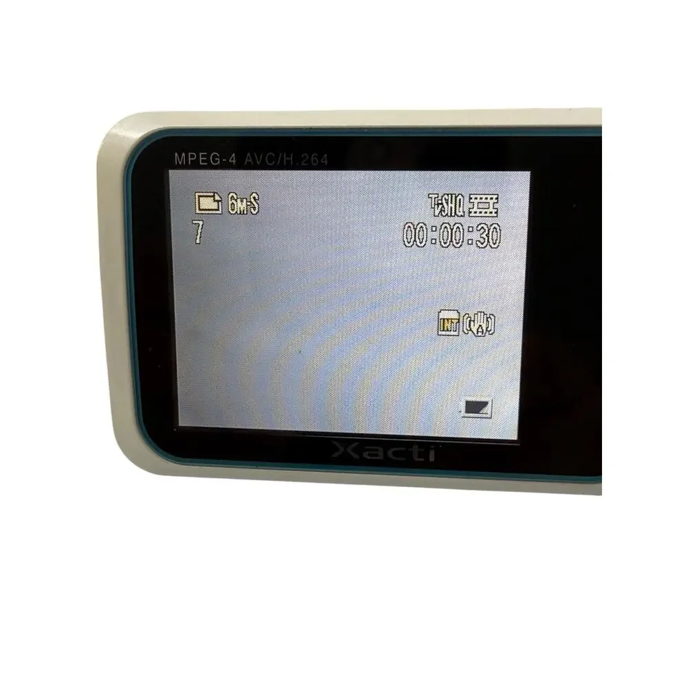 Sanyo Xacti VPC-E1 Waterproof Digital Camcorder Camera New Battery Charger WORKS